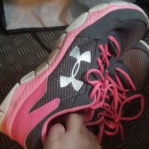 UNDER ARMOUR women's tennis shoes